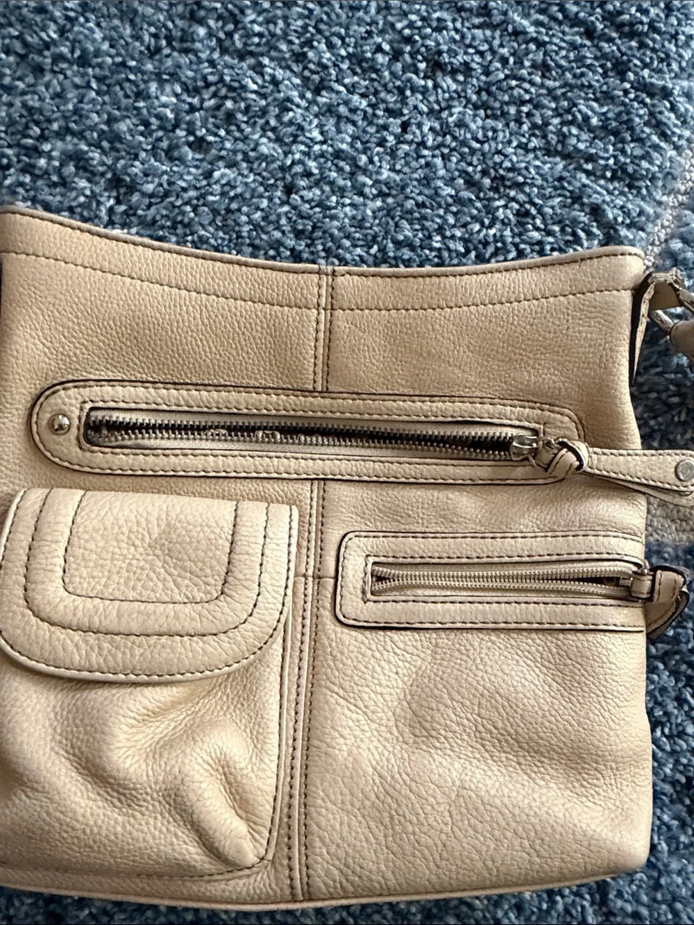 Like New.. Tignanello Women’s Neutral Tan Leather Crossbody Bag